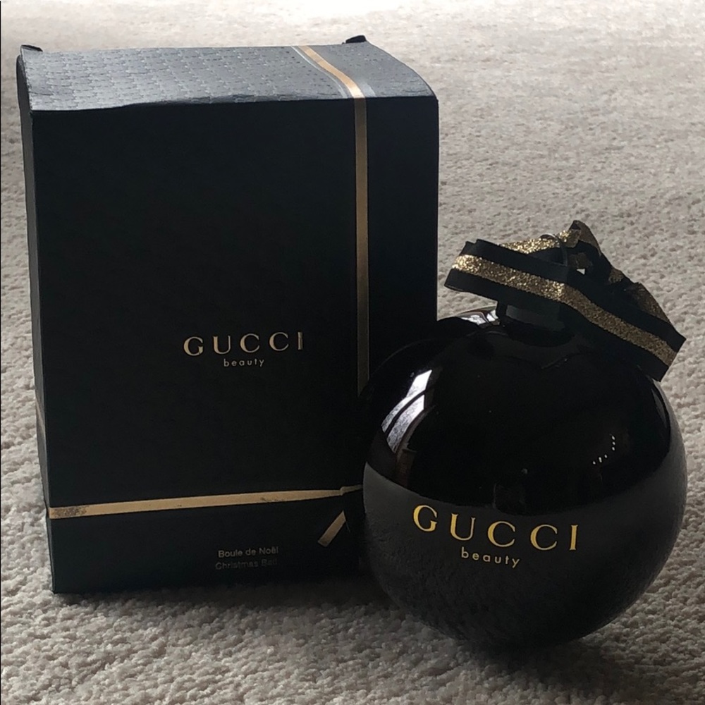 Gucci Black ornament